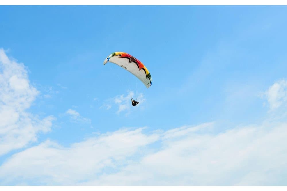 Paraglider above Bir Billing